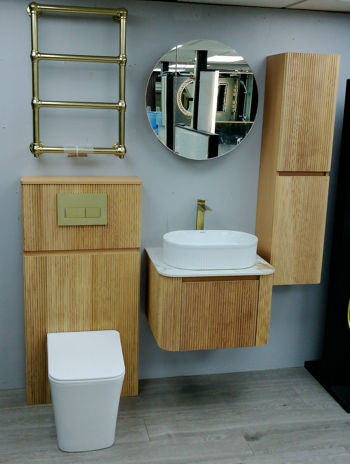 Aileen fluted wall hung vanity inc worktop and bowl 600mm