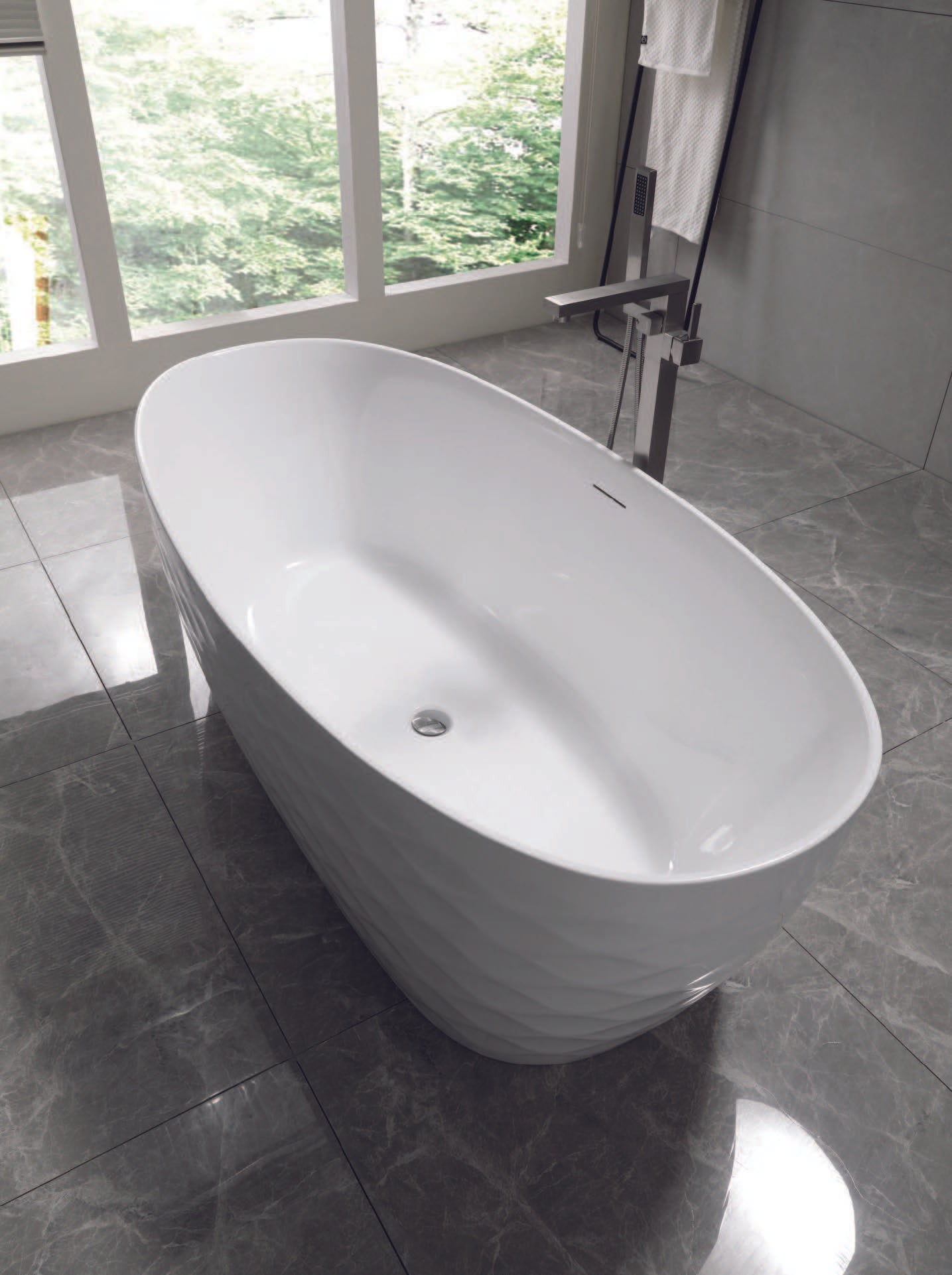LUSI Freestanding Bathtub white 1700MM X 800MM X 580MM