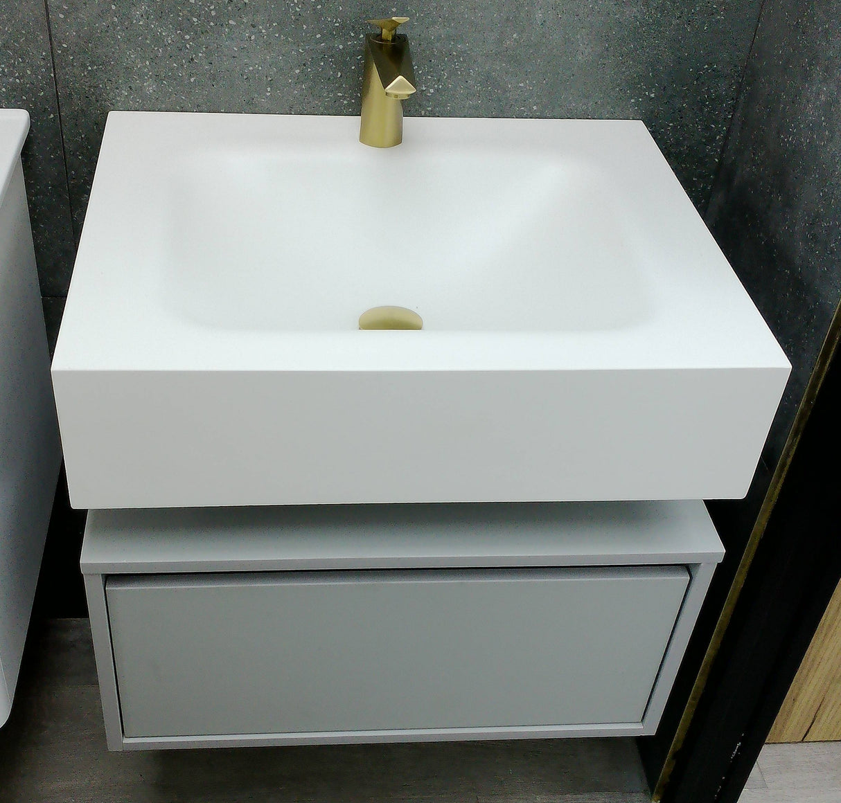 Cindy Dove grey floating wall hung vanity set inc basin 600mm