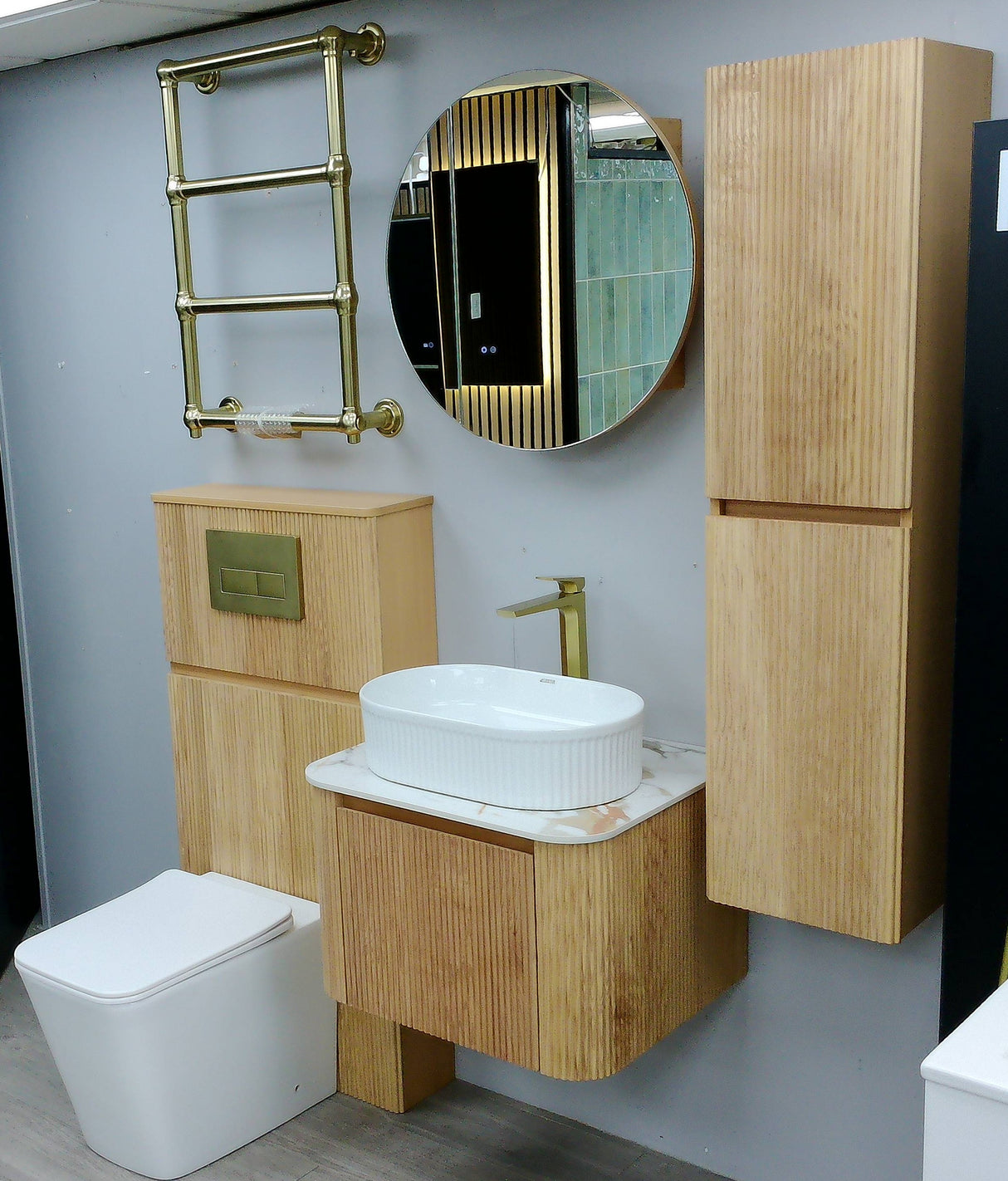 Aileen fluted wall hung vanity inc worktop and bowl  600mm