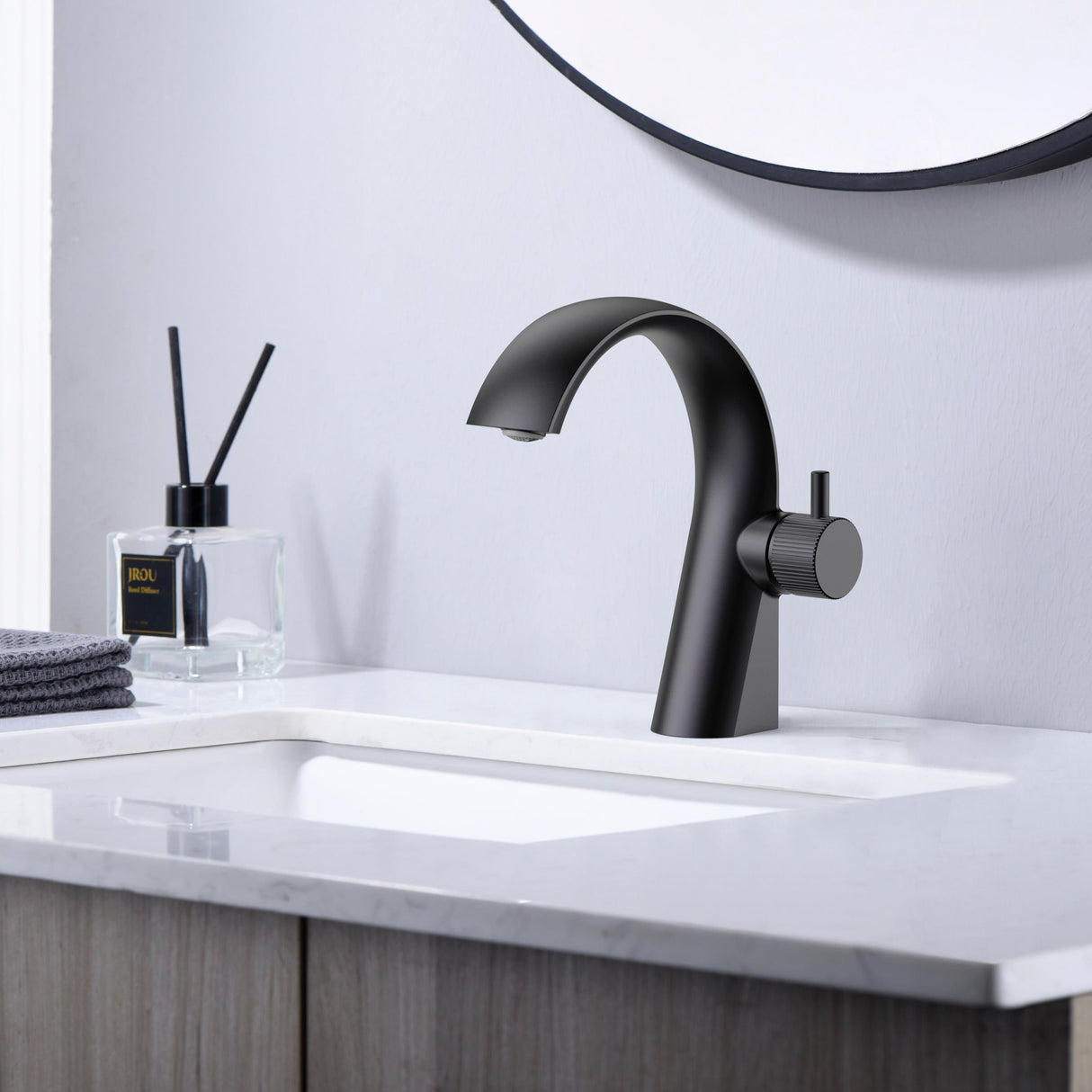 Verta basin mixer matt black