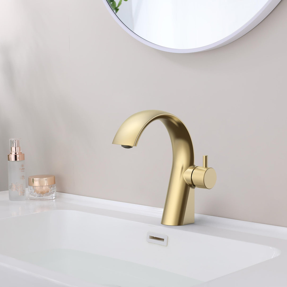 Verta basin mixer brushed gold
