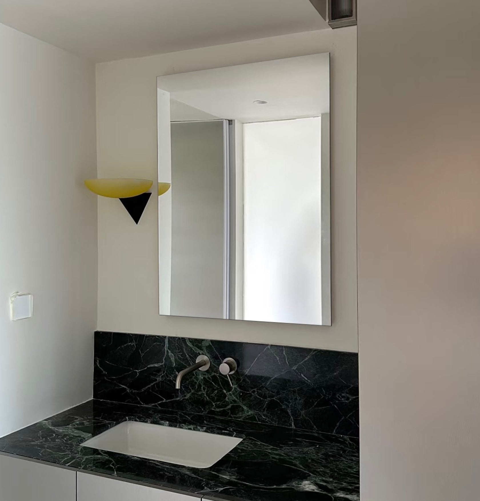 SQUARE FRAMLESS NON LED MIRROR 700MM X 700MM